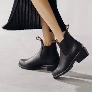 Blundstone Black Leather Women’s Series Heeled Boot